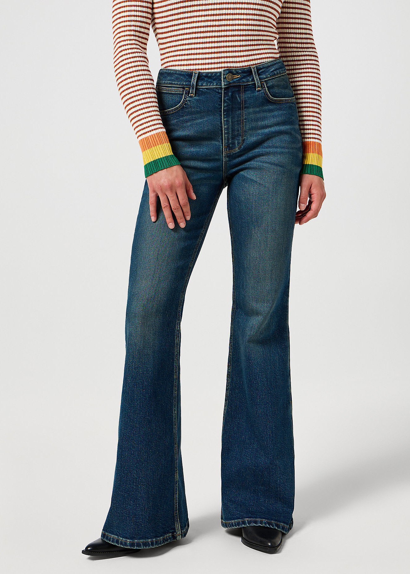 Wrangler® Flare Jeans - Phoenix